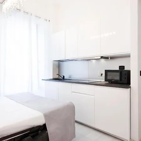 Modern And Bright Flat In Esquilino Lägenhet