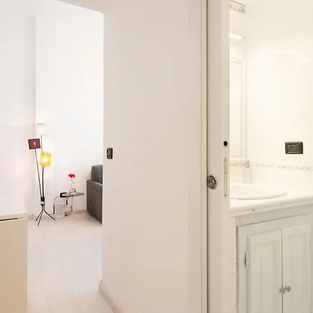 Modern And Bright Flat In Esquilino Lägenhet *